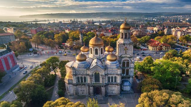 SOFIA - VARNA TRANSFERS image }}